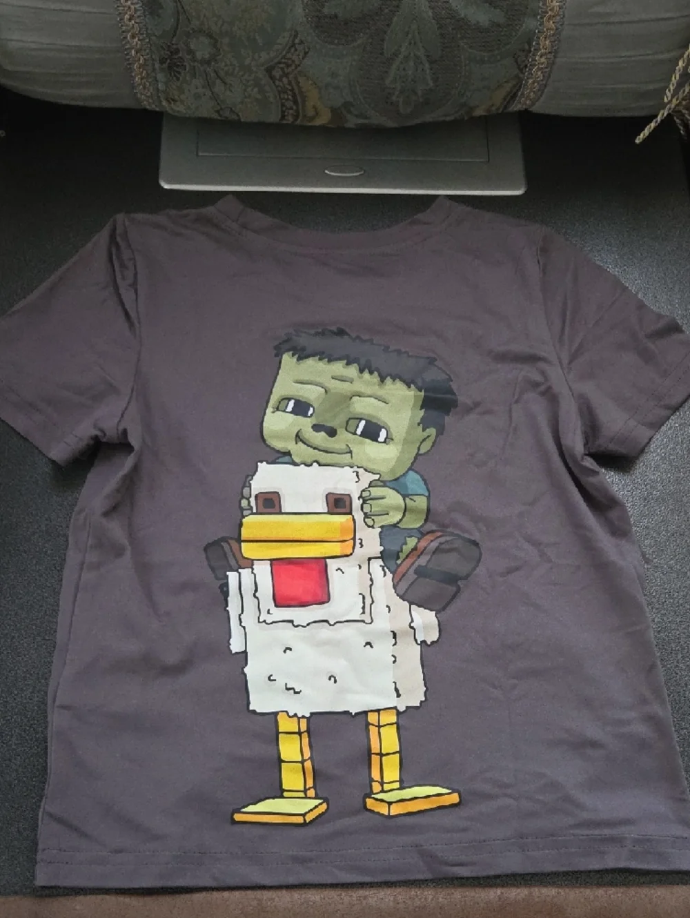 SHEIN Gray Kids T-Shirt with Chicken JOCKEY Pocket & Full Back Graphic - Picture 2 of 4